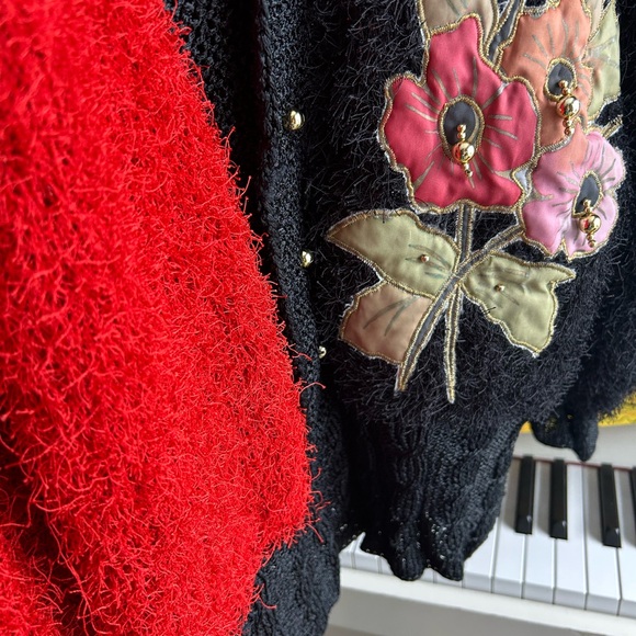 Vintage 80s 90s Red and Black Christmas Floral Patch Teddy Pullover Sweater XXL - Picture 13 of 16
